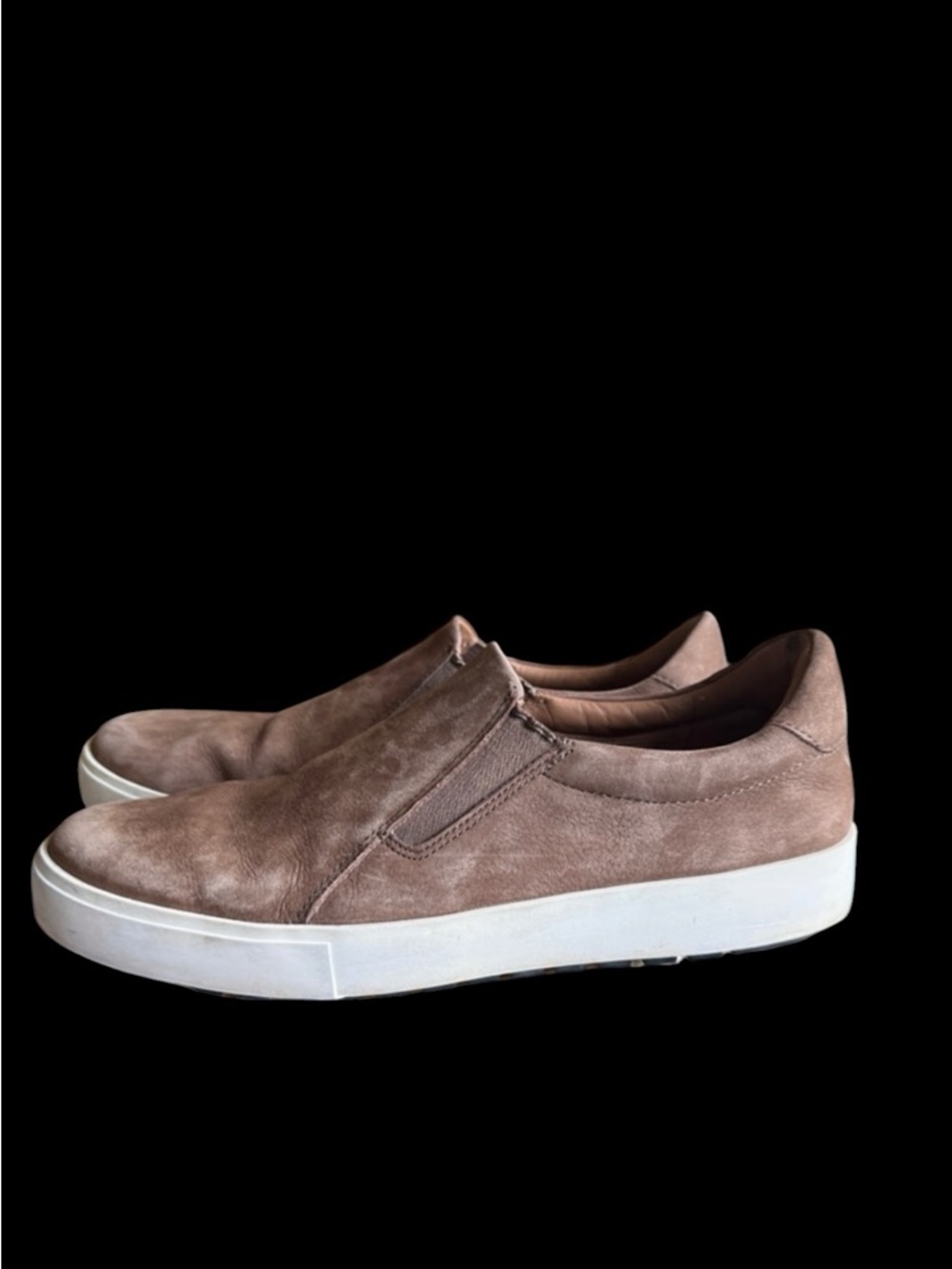 VINCE men’s weatherproof slip on suede shoe size 9 1/2 preowned good condition